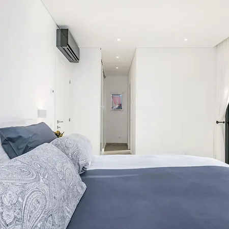 Mustique * Mexilhoeira Grande